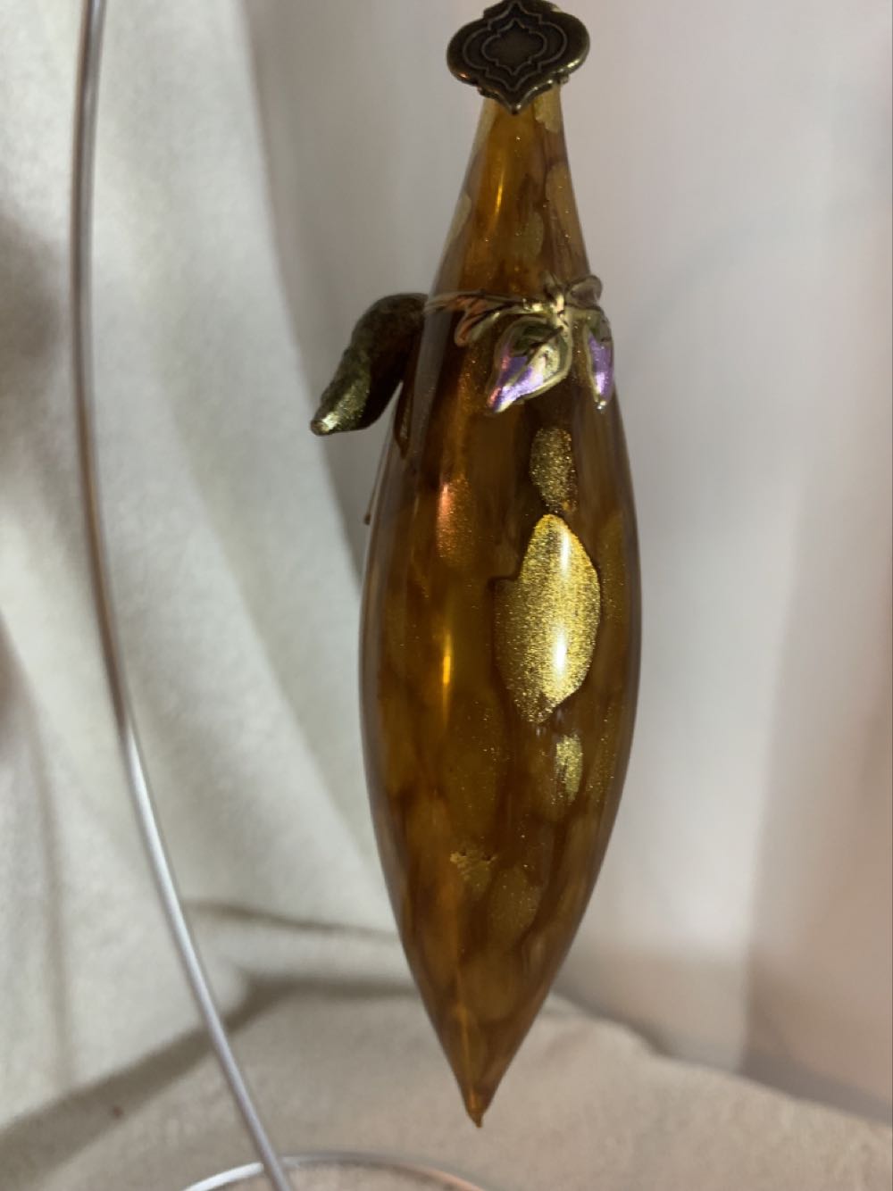 Brown Teardrop w/ Bee  (Jungle) ornament collectible - Main Image 3