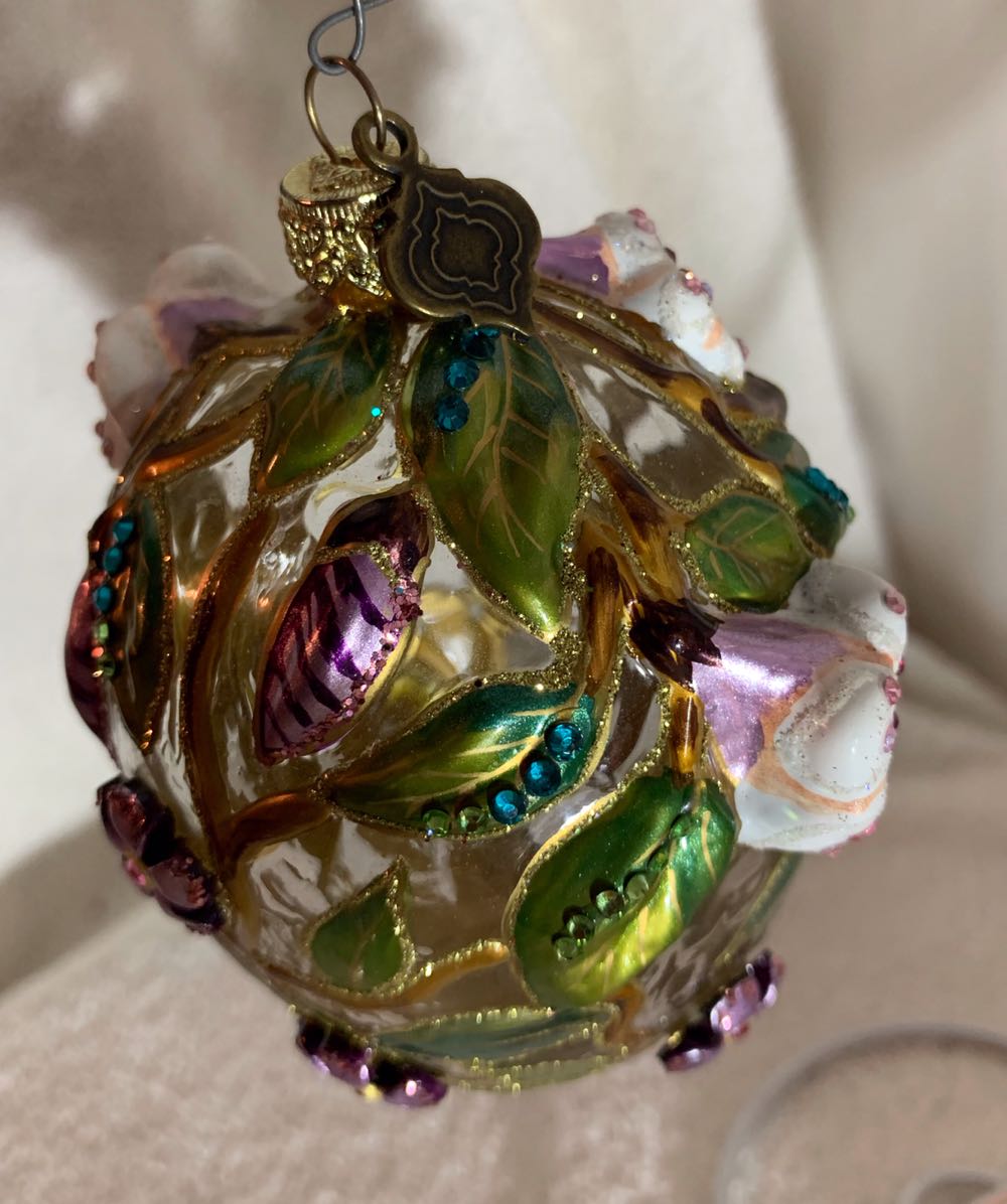 Thalia Butterfly Egg, Large  (Jungle) ornament collectible - Main Image 2