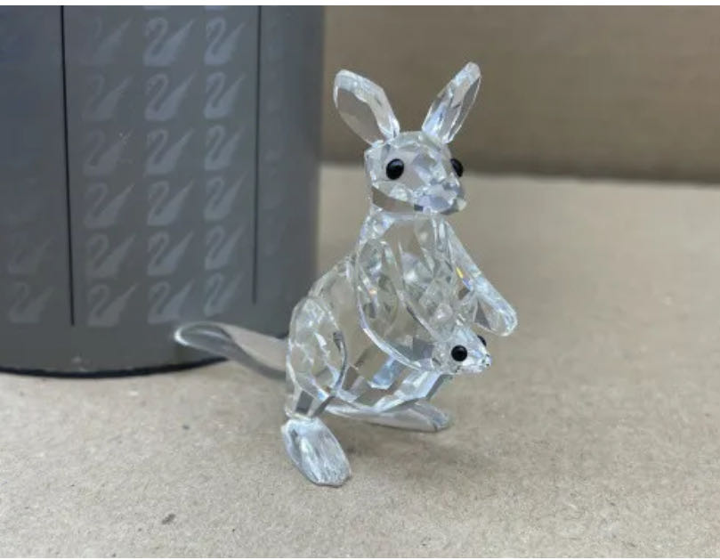 Swarovski Figurine Kangaroo With Baby 181756  ornament collectible [Barcode 9003141817569] - Main Image 2