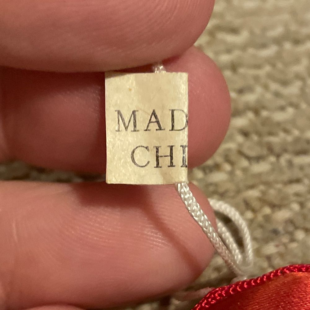 Silk - Santa - Santa (Silk) ornament collectible - Main Image 3