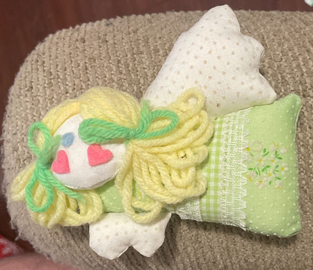 Valentine - Flat - Bee On Phone