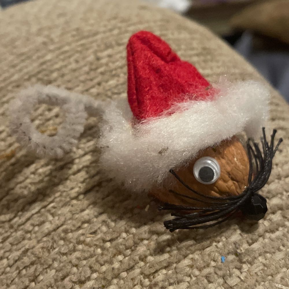 Mouse - Santa - Walnut - MOUSE (Animal) ornament collectible - Main Image 1