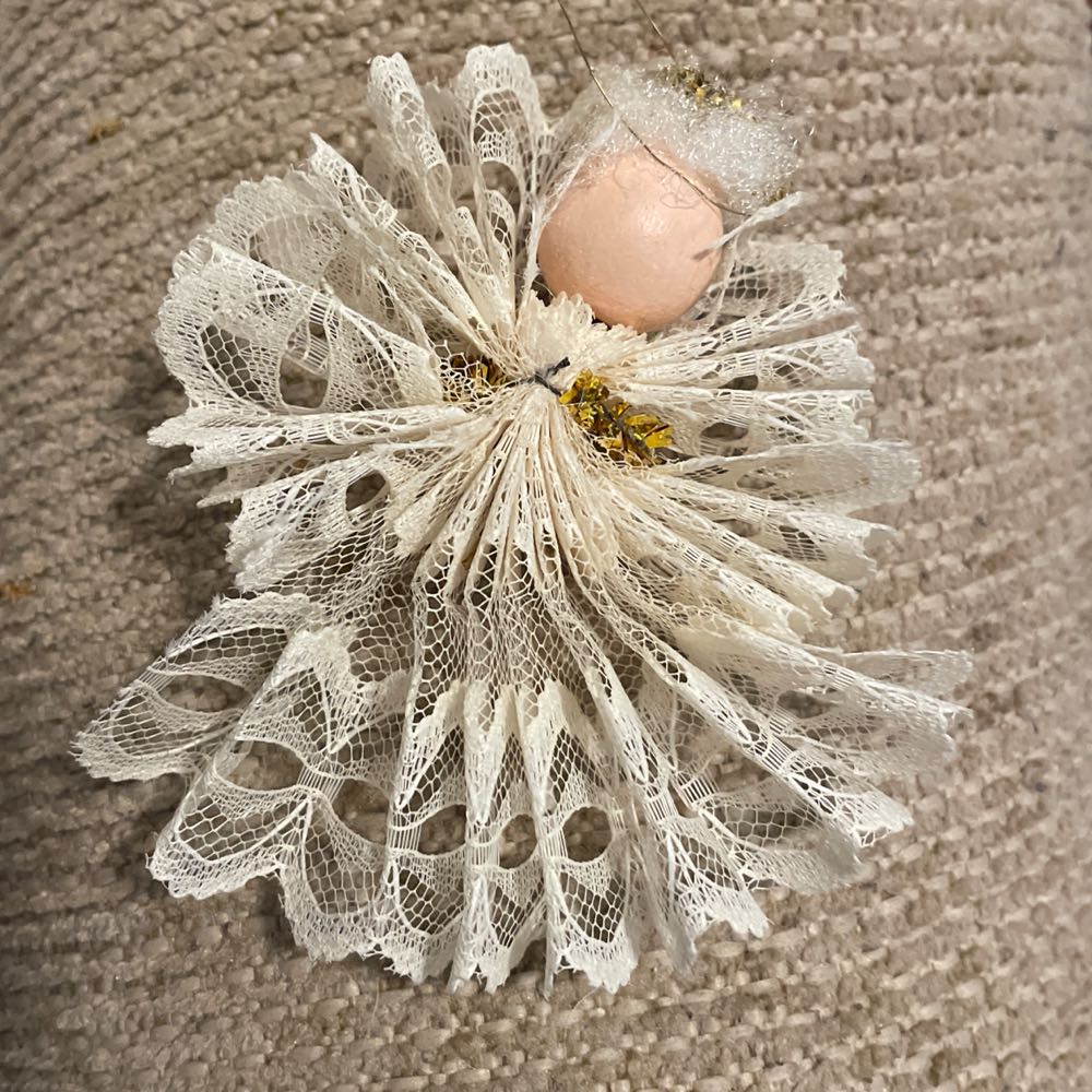 Folded Fan - Lace - Angel - Angel (Fan) ornament collectible - Main Image 2