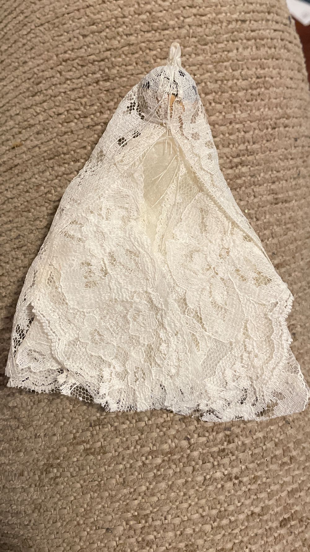Bride - Lace - Bride (Lace) ornament collectible - Main Image 2