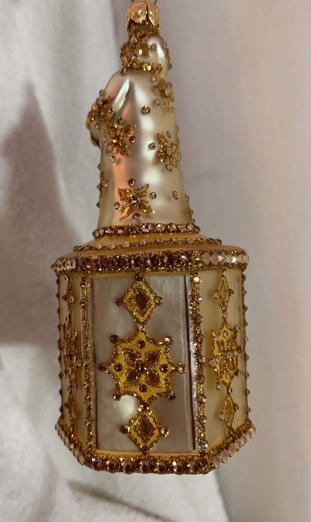 Earl Grey Claus, Vermeer, Gold - Other Exclusive (Santa) ornament collectible - Main Image 3