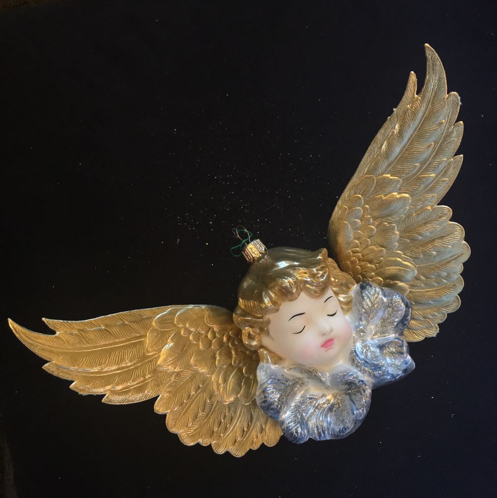 Devine! Peacock Extraordinaire