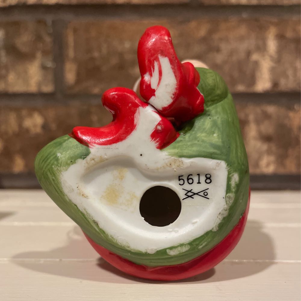 HOMCO - Elf - Sewing Football - #5618 - Elf (Figurine) ornament collectible - Main Image 3