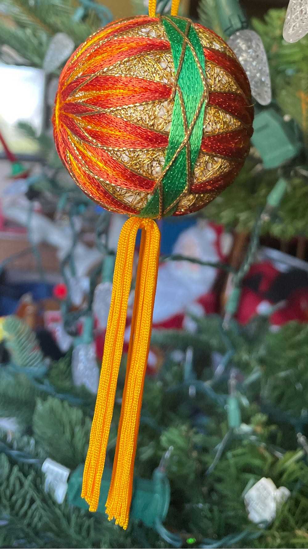 Silk - Embroidered - Round - Round (Silk) ornament collectible - Main Image 2