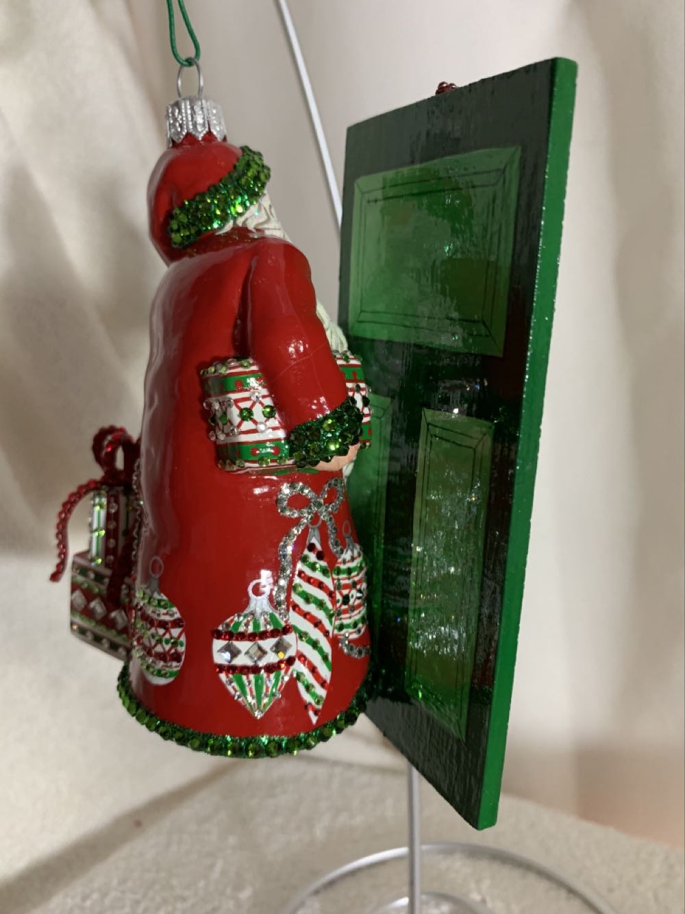 Please, No Peeking, Pine Green & Candy Red - General Line (Santa) ornament collectible - Main Image 3