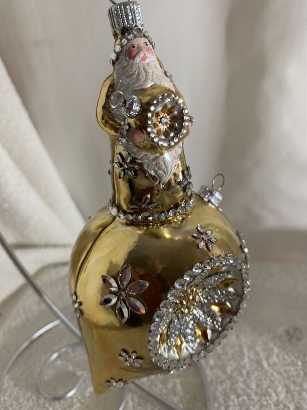 Devine! Gold & Silver - Other Exclusive (Santa) ornament collectible - Main Image 2