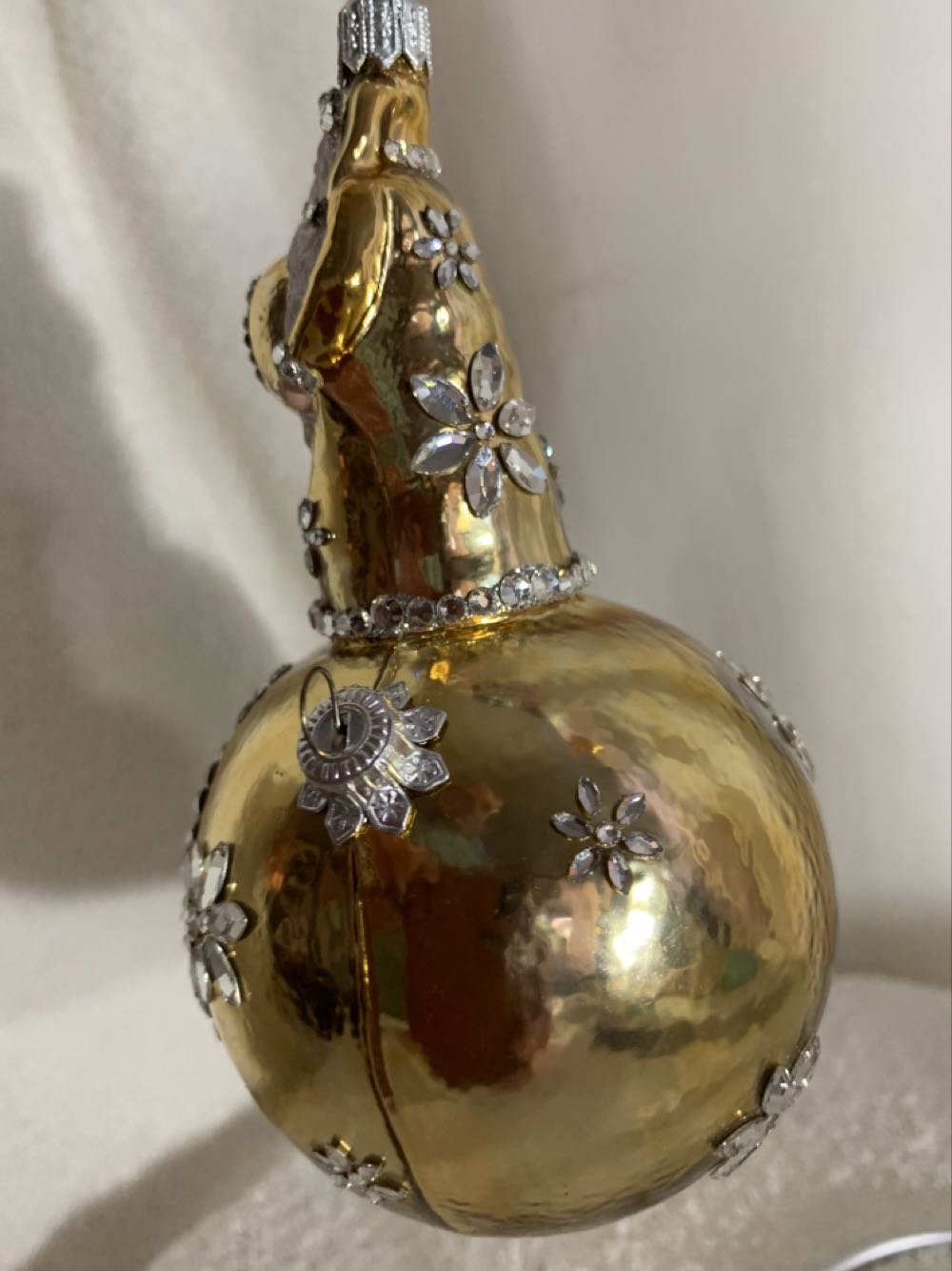 Devine! Gold & Silver - Other Exclusive (Santa) ornament collectible - Main Image 3