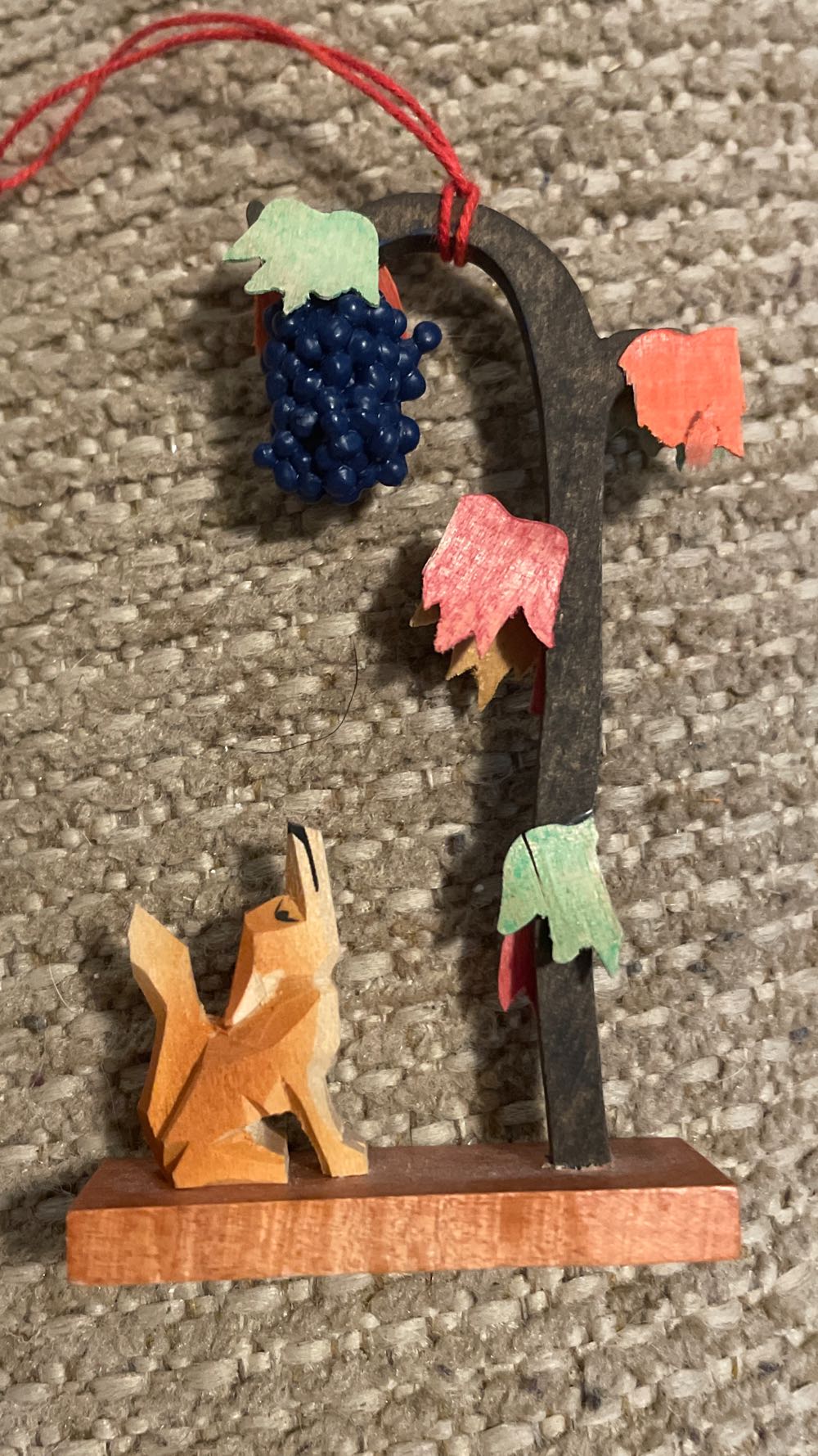 Wood - Aesop Fables - Fox & Grapes - Aesop Fables (Collection) ornament collectible - Main Image 2