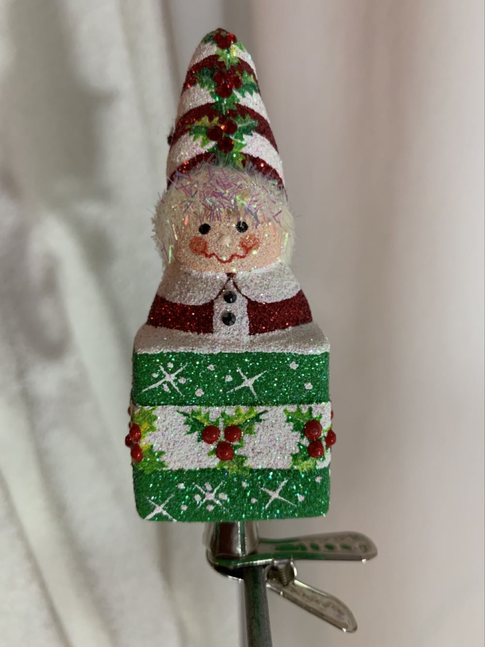 Cadeau Elf, Holly - General Line (Christmas Tree Ornament) ornament collectible - Main Image 1