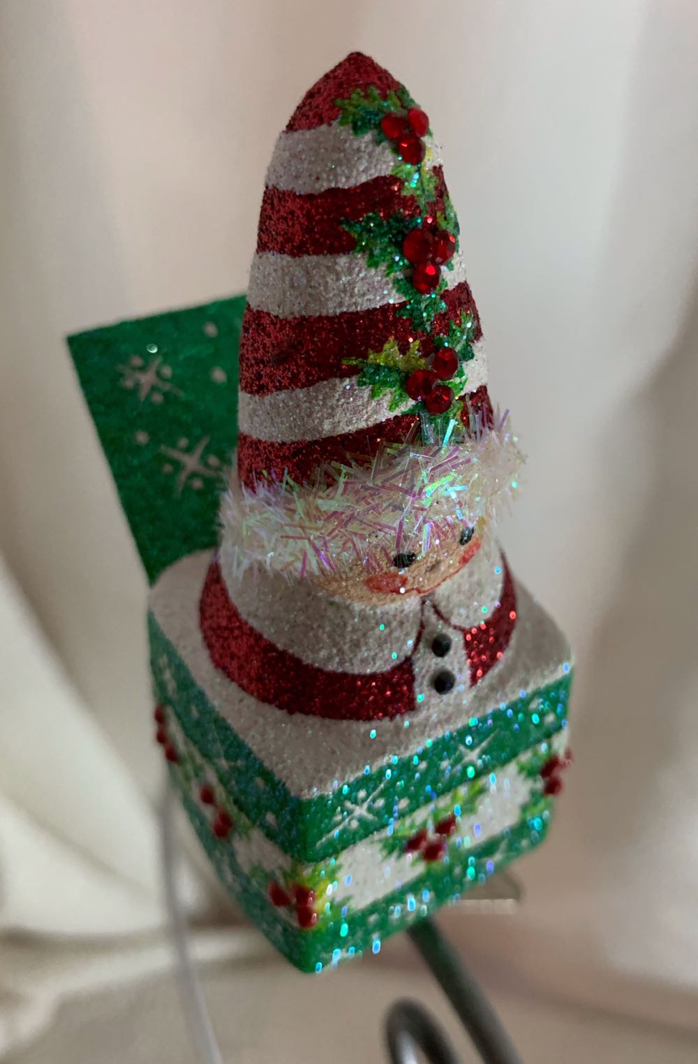 Cadeau Elf, Holly - General Line (Christmas Tree Ornament) ornament collectible - Main Image 2
