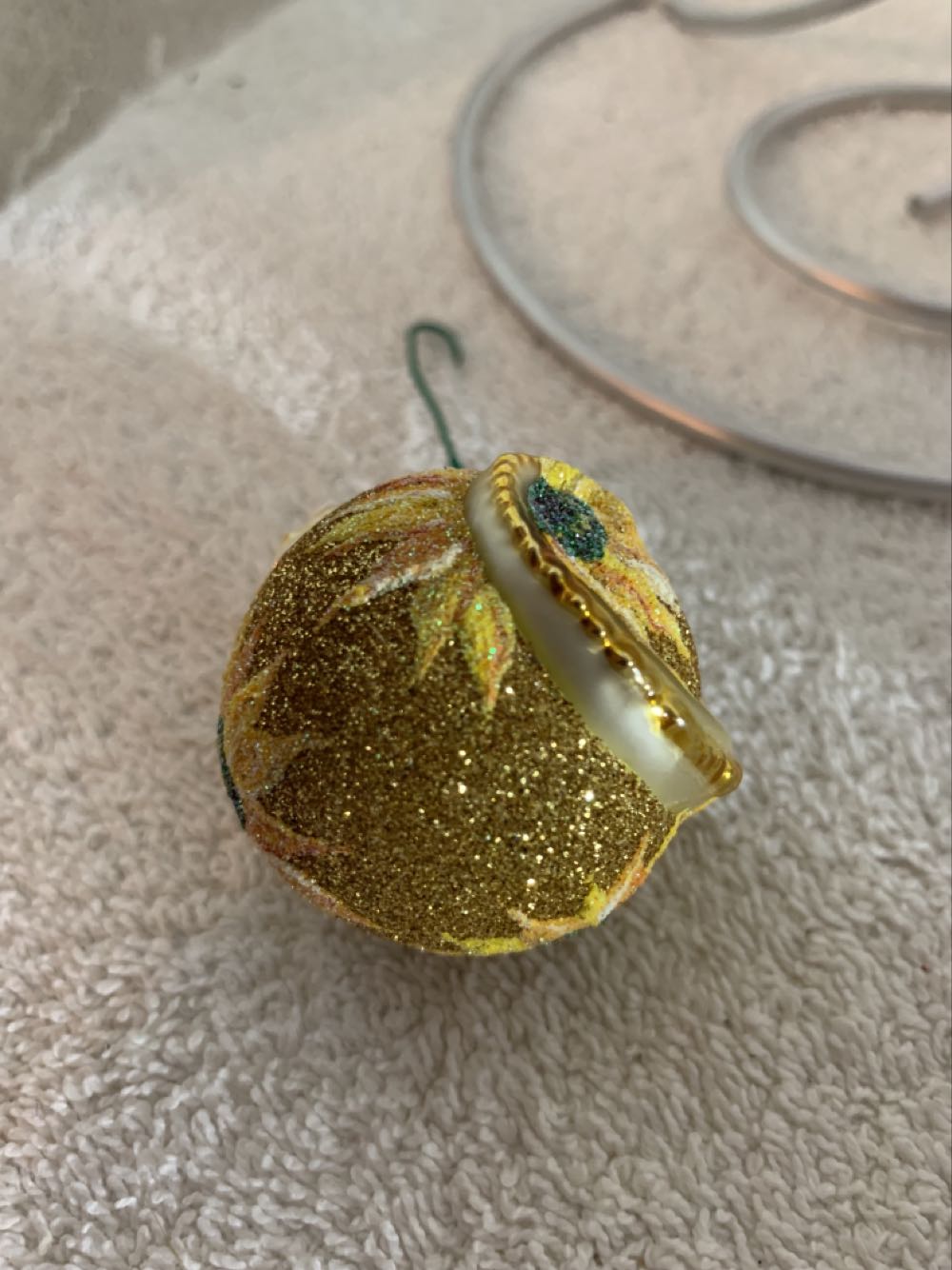 Miniature Chameleon, Sunflowers - Event Exclusive (Christmas Tree Ornament) ornament collectible - Main Image 4