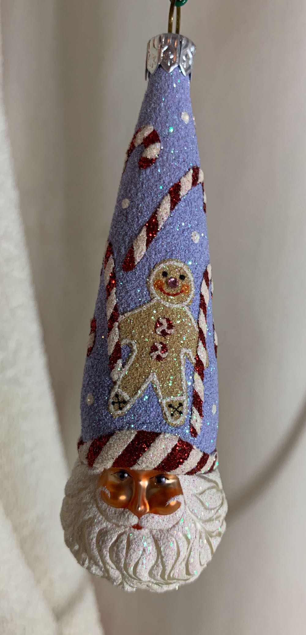 Belperron Claus, Ornamental And Pine Boughs