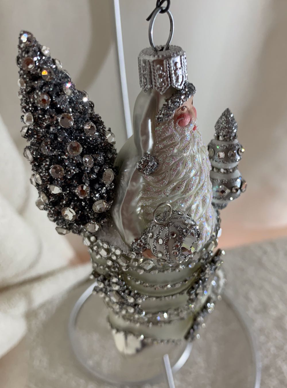 Partage, Silver & Pearl - Other Exclusive (Santa) ornament collectible - Main Image 2