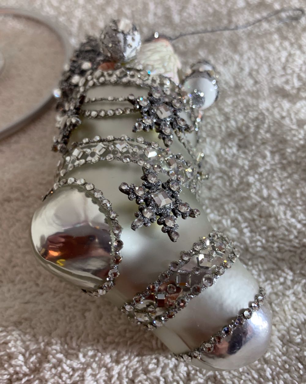 Partage, Silver & Pearl - Other Exclusive (Santa) ornament collectible - Main Image 4