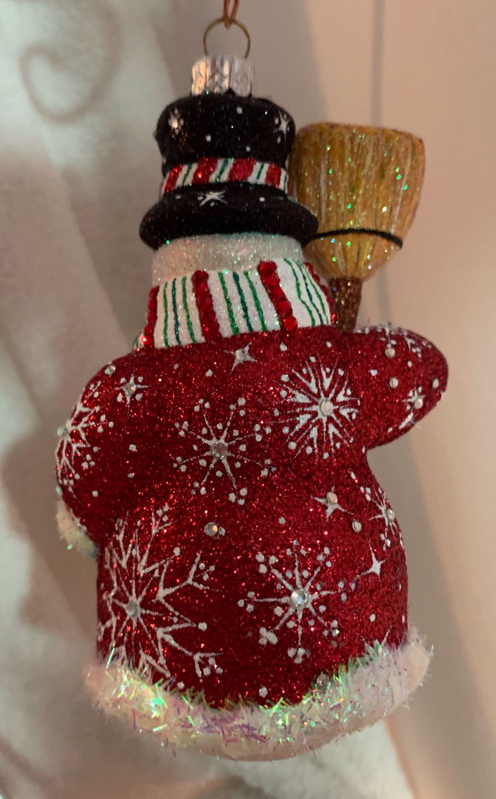 Classical Snowman, Red - Other Exclusive (Snowman) ornament collectible - Main Image 3