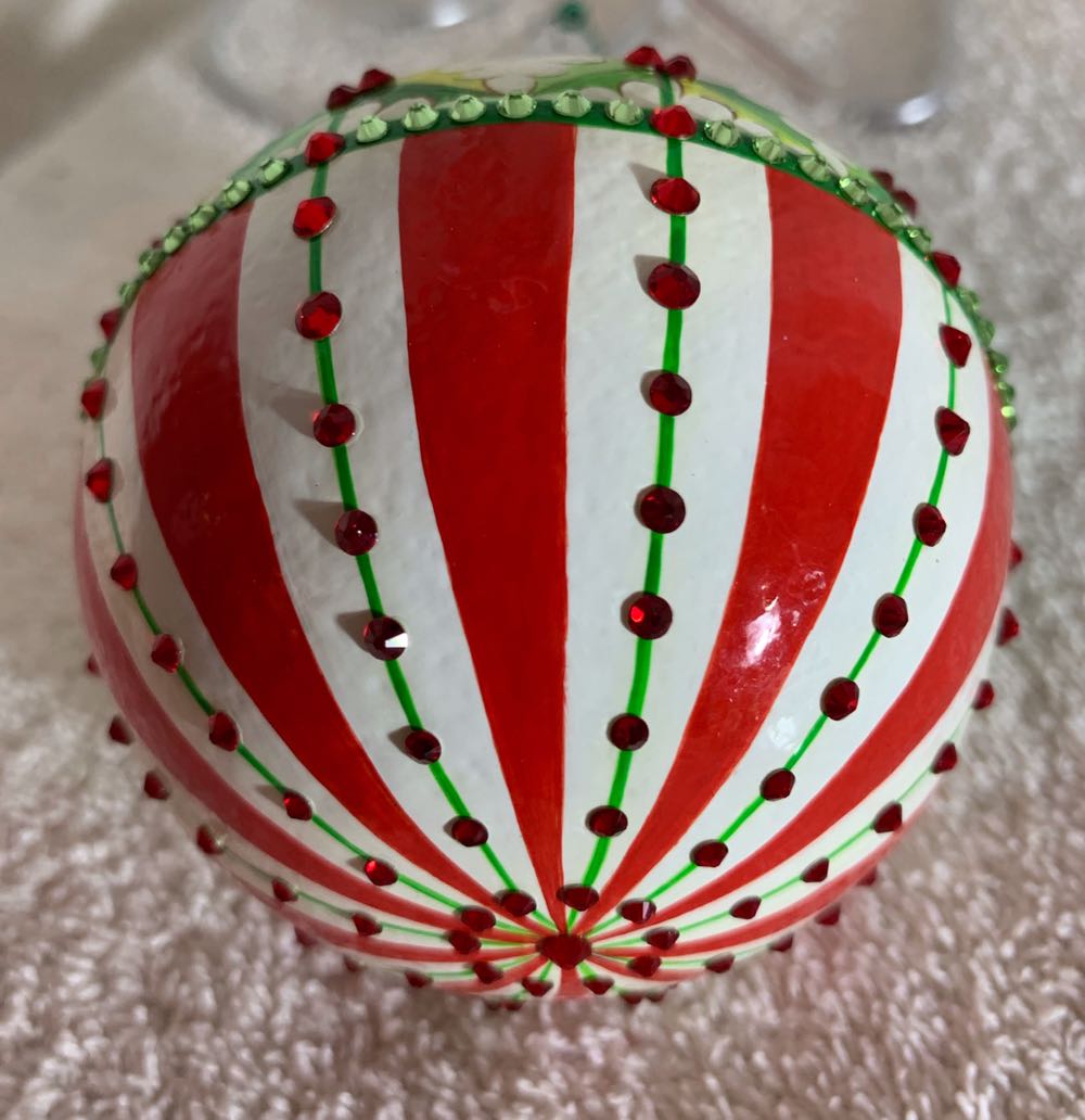 Glorious, Red & White & Green & Festoons - General Line (Santa) ornament collectible - Main Image 4
