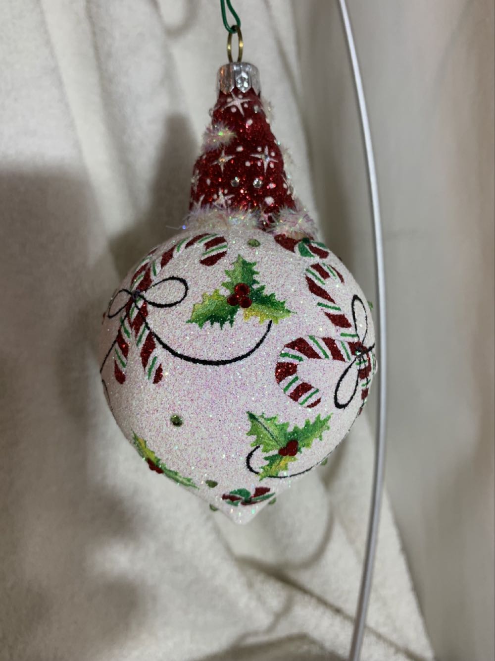 Steadfast Santa, Candy Canes & Holly - Pre Release, Exclusive (Santa) ornament collectible - Main Image 3