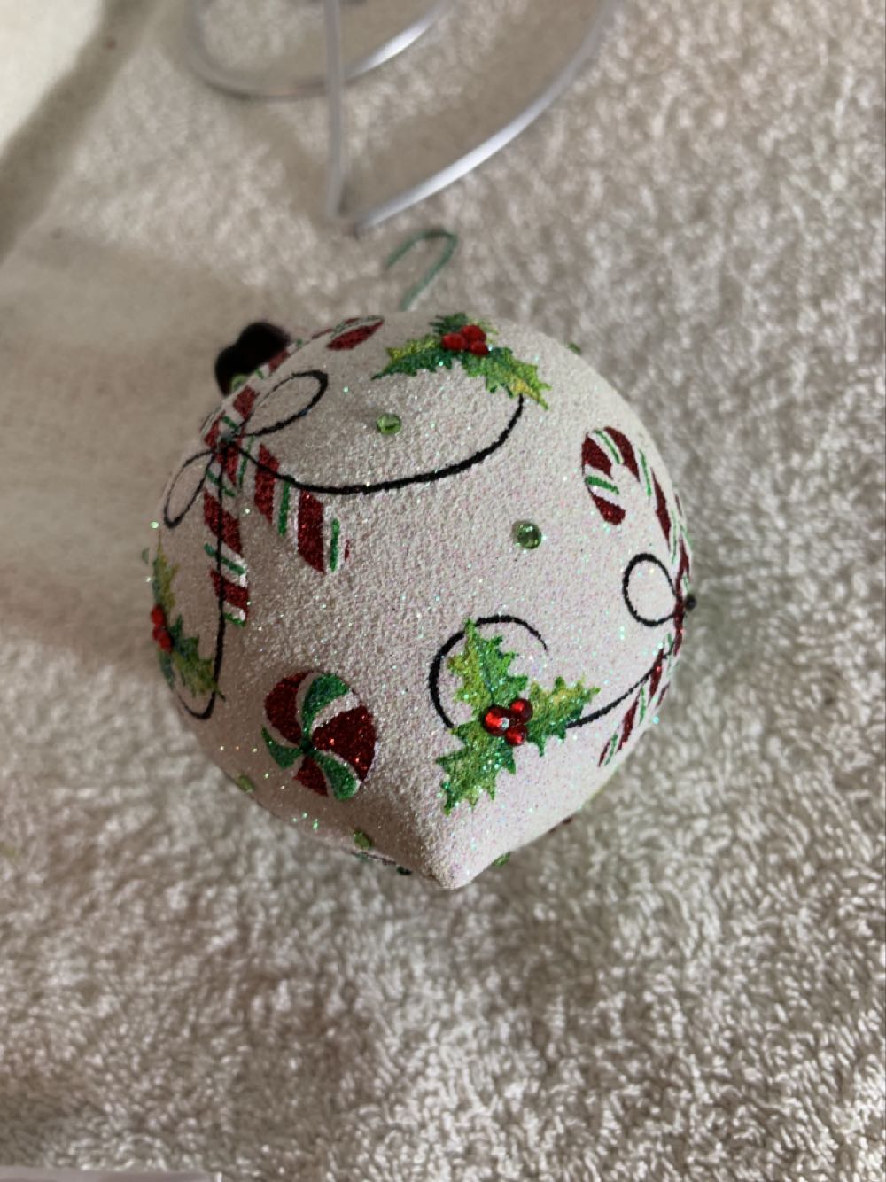 Steadfast Santa, Candy Canes & Holly - Pre Release, Exclusive (Santa) ornament collectible - Main Image 4