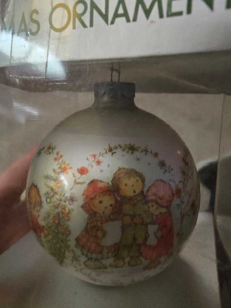 Charmers 1974  ornament collectible - Main Image 3