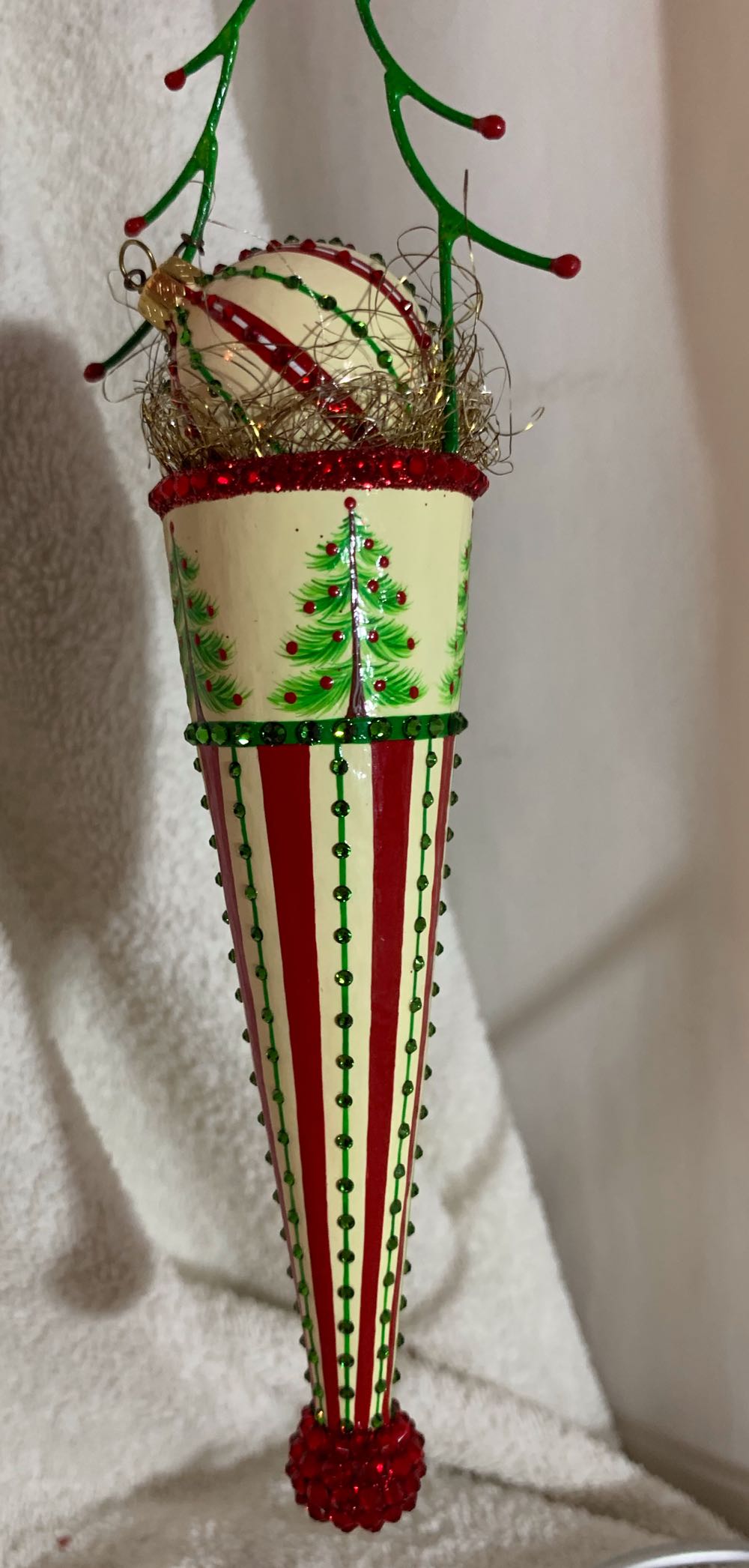 Tannenbaum Cornucopia, With Miniature Ball Sculpture, Red & Cream & Green - General Line (Christmas Tree Ornament) ornament collectible - Main Image 3