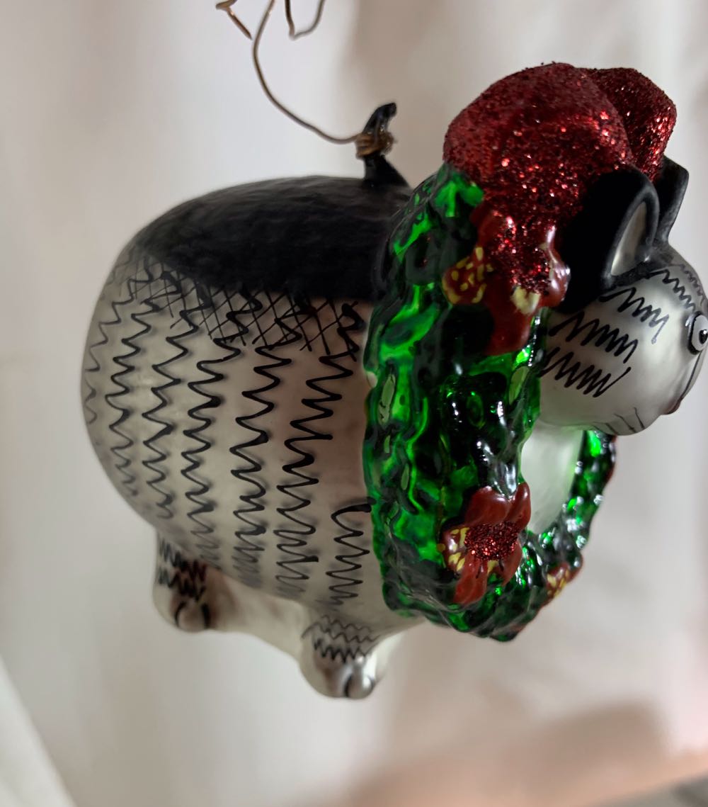 Kliban Cat w/Christmas Wreath  (Teddy Bears) ornament collectible - Main Image 2