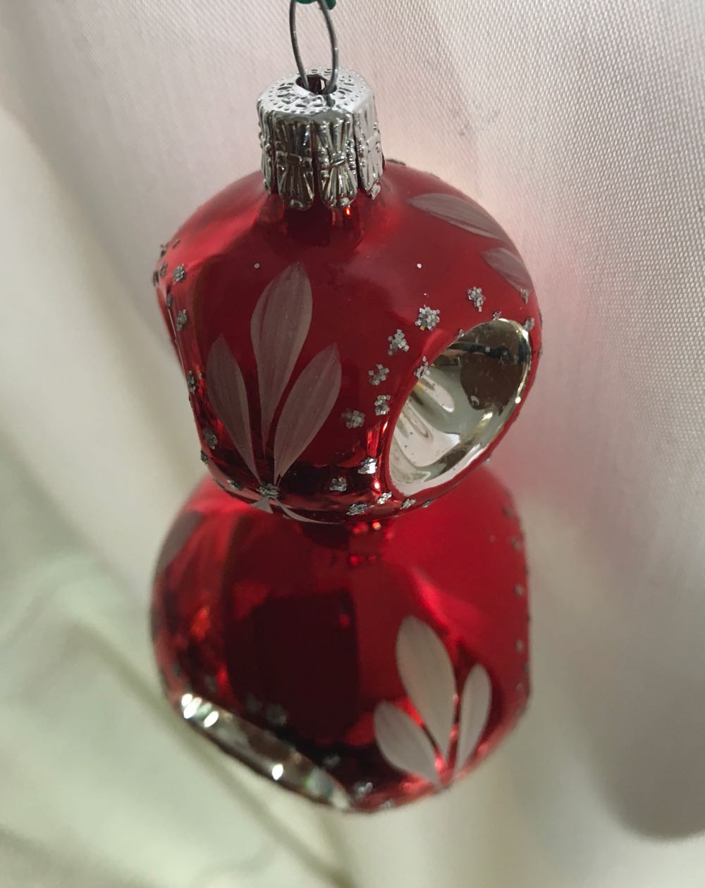 Double Drop, Triple Relector, Re & White  (Christmas Tree Ornament) ornament collectible - Main Image 3