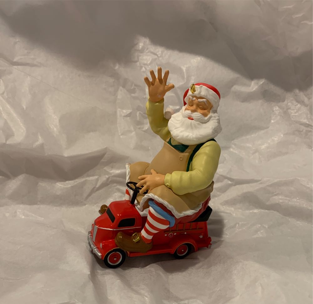 Santa: Toymaker Santa #23 2022 - Toymaker Santa Series (Christmas Santa) ornament collectible [Barcode 763795730971] - Main Image 3