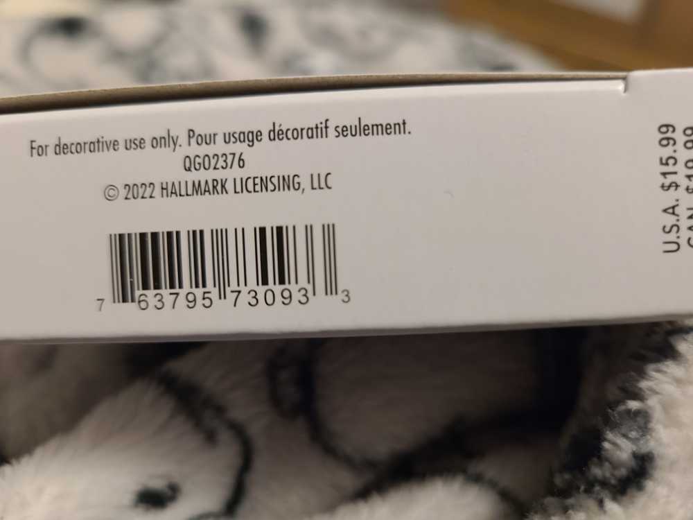 Cool Cat Wreath - Cat Photo Frame (Cats) ornament collectible [Barcode 763795730926] - Main Image 3