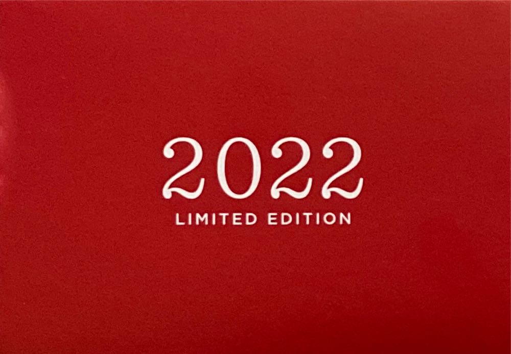 Mischievous Kittens 2022 Special Spruced-Up Pets - Puppy Love (Special Edition) ornament collectible [Barcode 763795756728] - Main Image 3