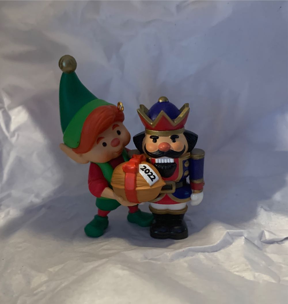 North Pole Tree Trimmers #10 - North Pole Tree Trimmers (10th In Series) ornament collectible [Barcode 763795730995] - Main Image 3