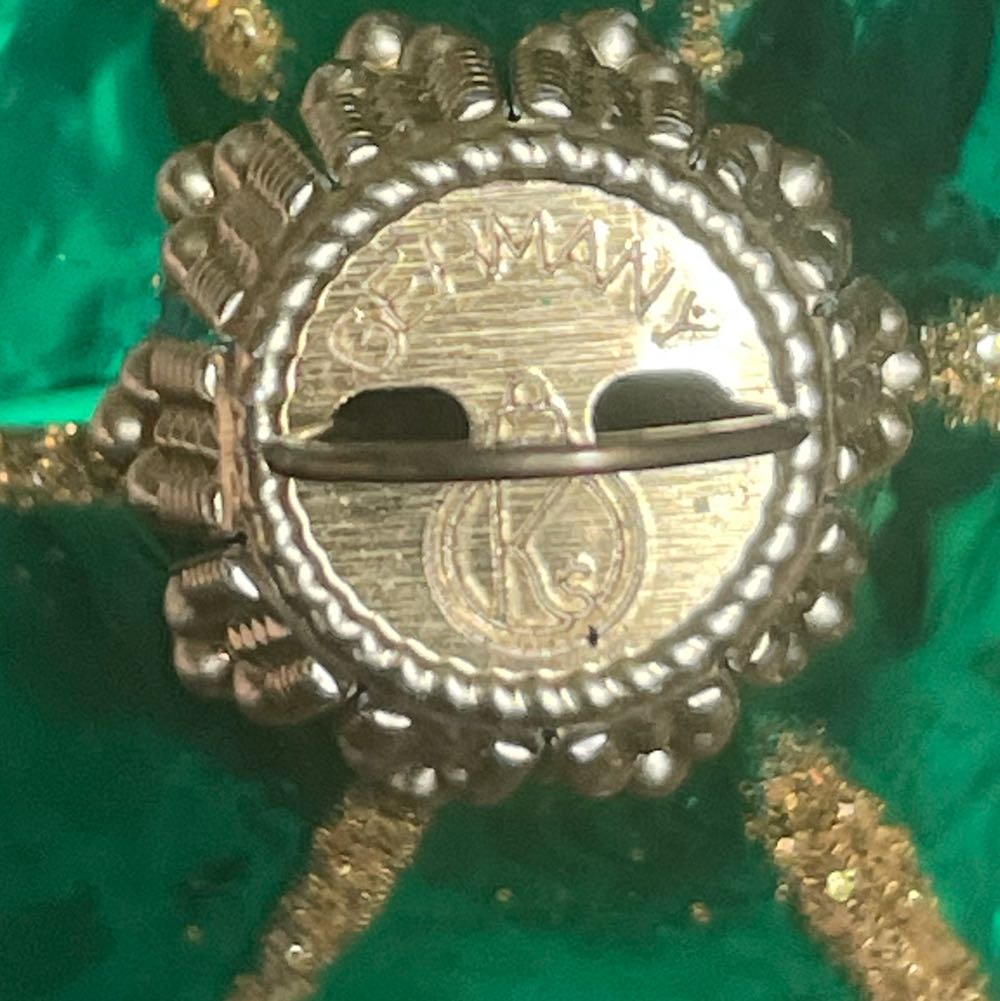 Klaus - Octadecagon - Green & Gold  (Polygon) ornament collectible - Main Image 2