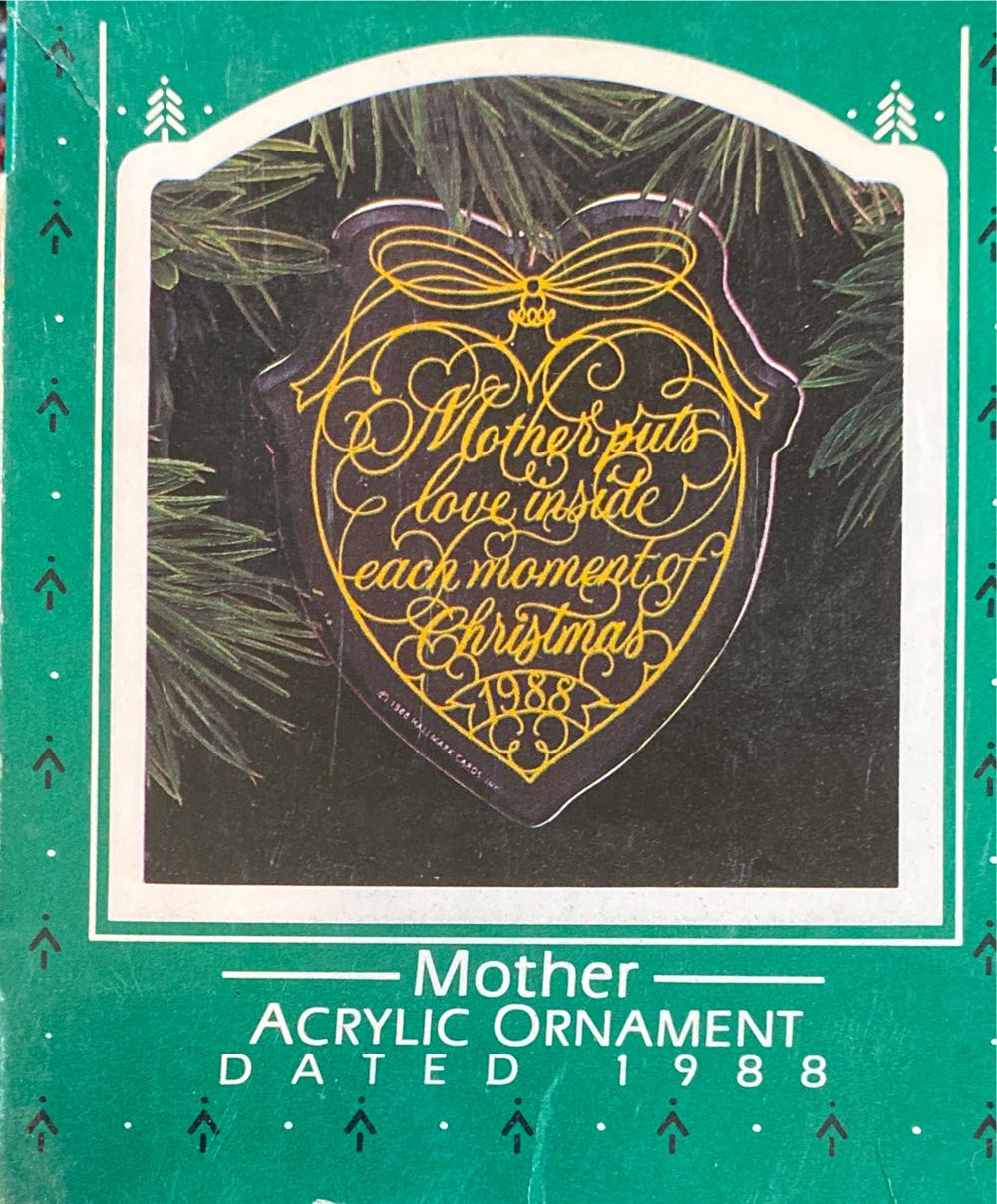 Santa & Mrs. Claus Garden Retreat