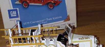 1929 Chevrolet Fire Engine - Fire Brigade (Fire engines) ornament collectible [Barcode 015012752892] - Main Image 3