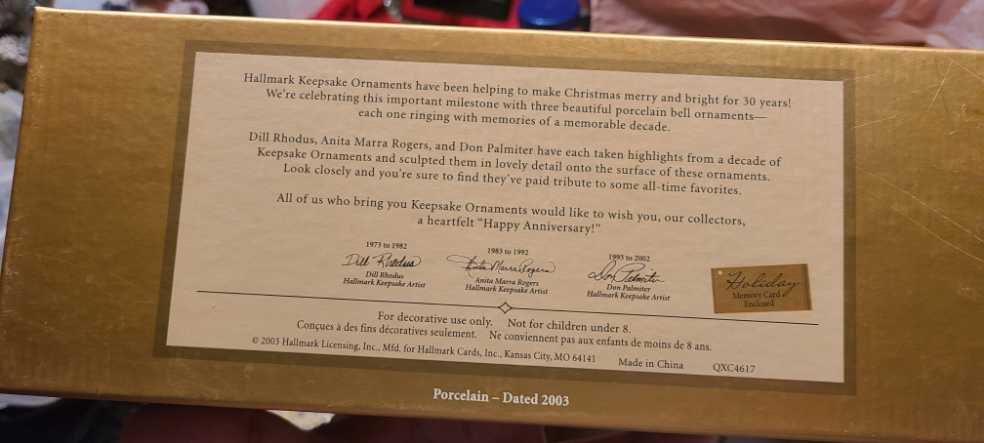 Commemorative Bells 30th Anniversary - Club Exclusive ornament collectible - Main Image 3