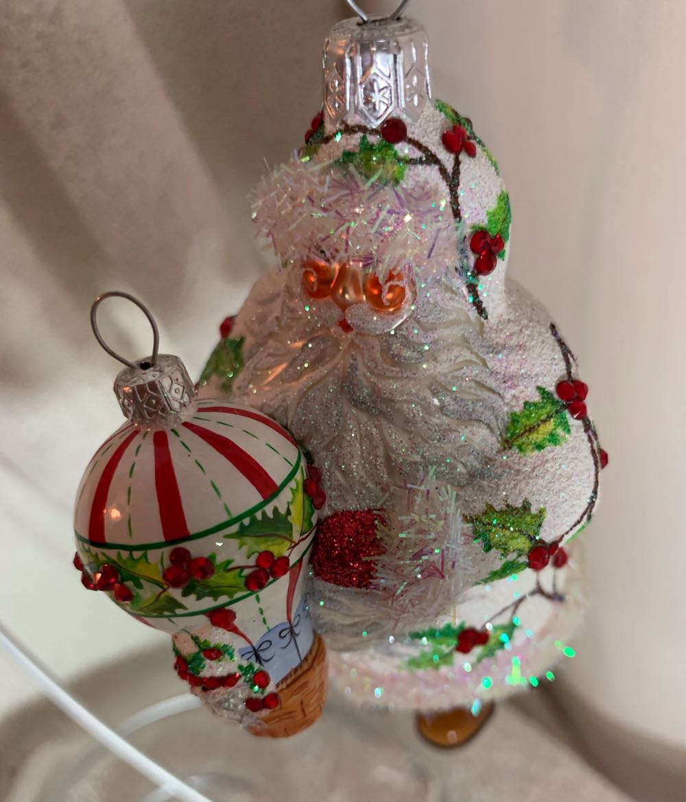 Lindell Santa, Holly - Event Exclusive (Santa) ornament collectible - Main Image 2
