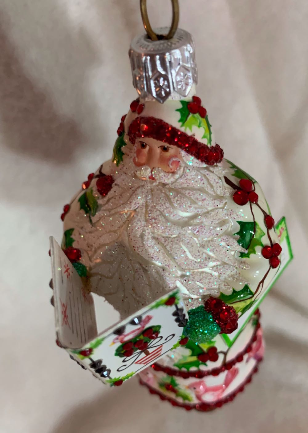 Carte de Noel, Holly & Cardinals - Event Piece (Santa) ornament collectible - Main Image 2