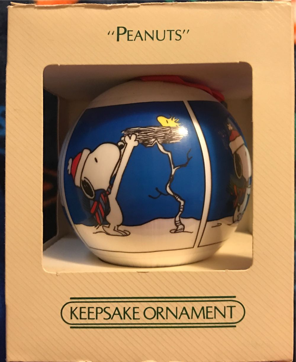 Peanuts Satin Ball  (Peanuts) ornament collectible - Main Image 2