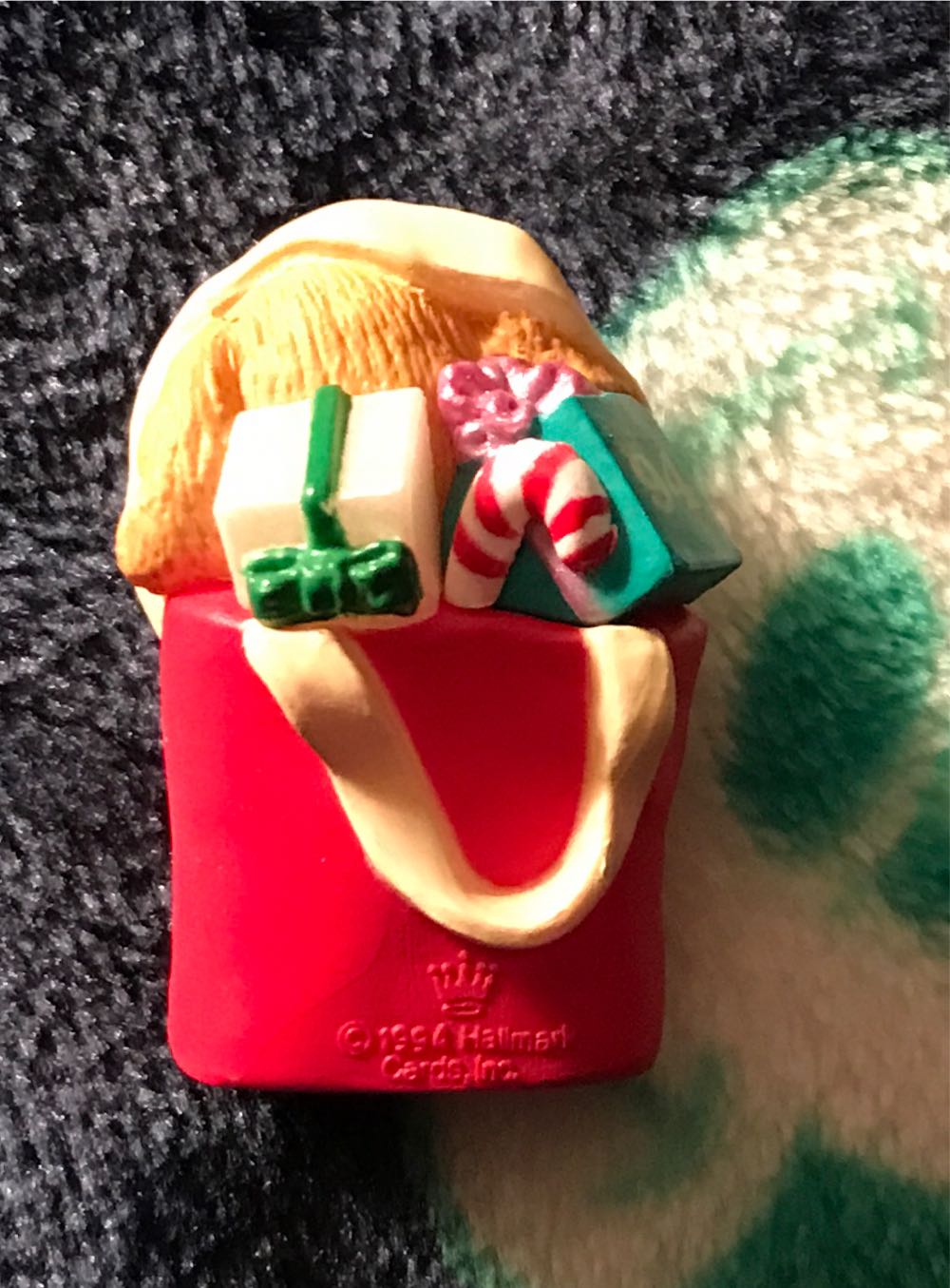 Merry Miniatures Puppy In Shopping Bag  ornament collectible - Main Image 2