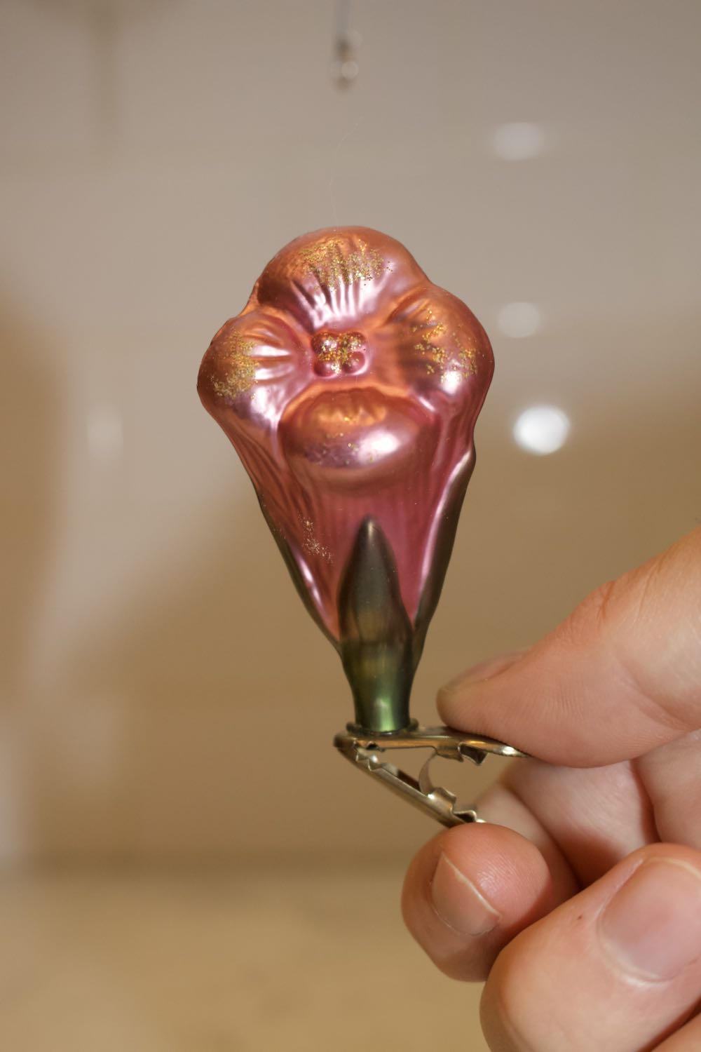 Z-Aunt Jan’s Ornaments: Clips  ornament collectible - Main Image 2