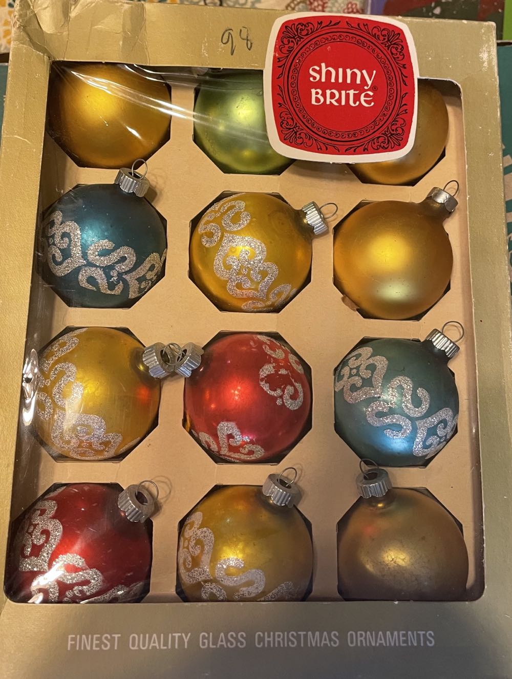 Shiny Brite - Box - Red Medallion - Box (Packaging) ornament collectible - Main Image 1