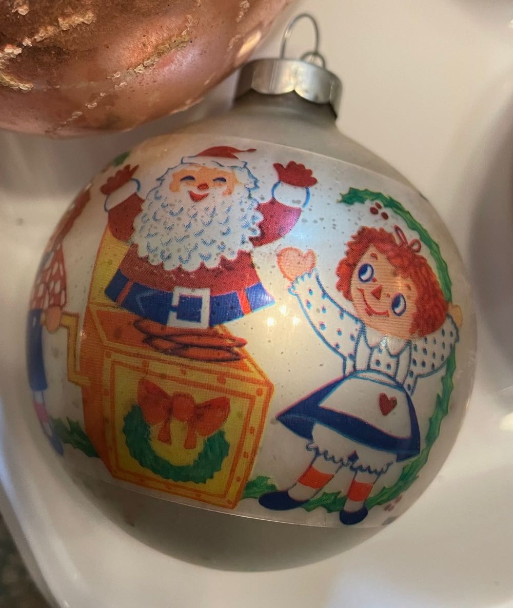 Corning - Raggedy Ann & Andy - With Santa - Raggedy Ann & Andy (Pop Culture) ornament collectible - Main Image 2