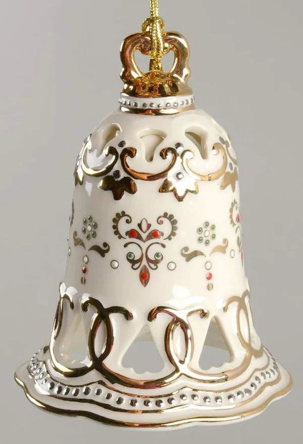 Bearing Gifts, Black: Red & Green