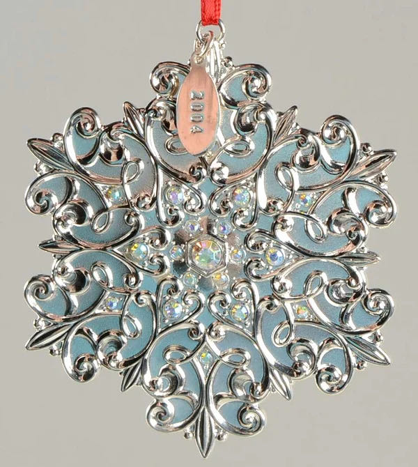Majestic Snowflake - Snow Majesty ornament collectible - Main Image 1