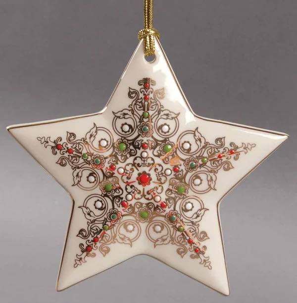 Department 56 Sports And Leisure Santa And Mrs. Claus Binge Watching Figurine Set 8.5 Inch Multicolor