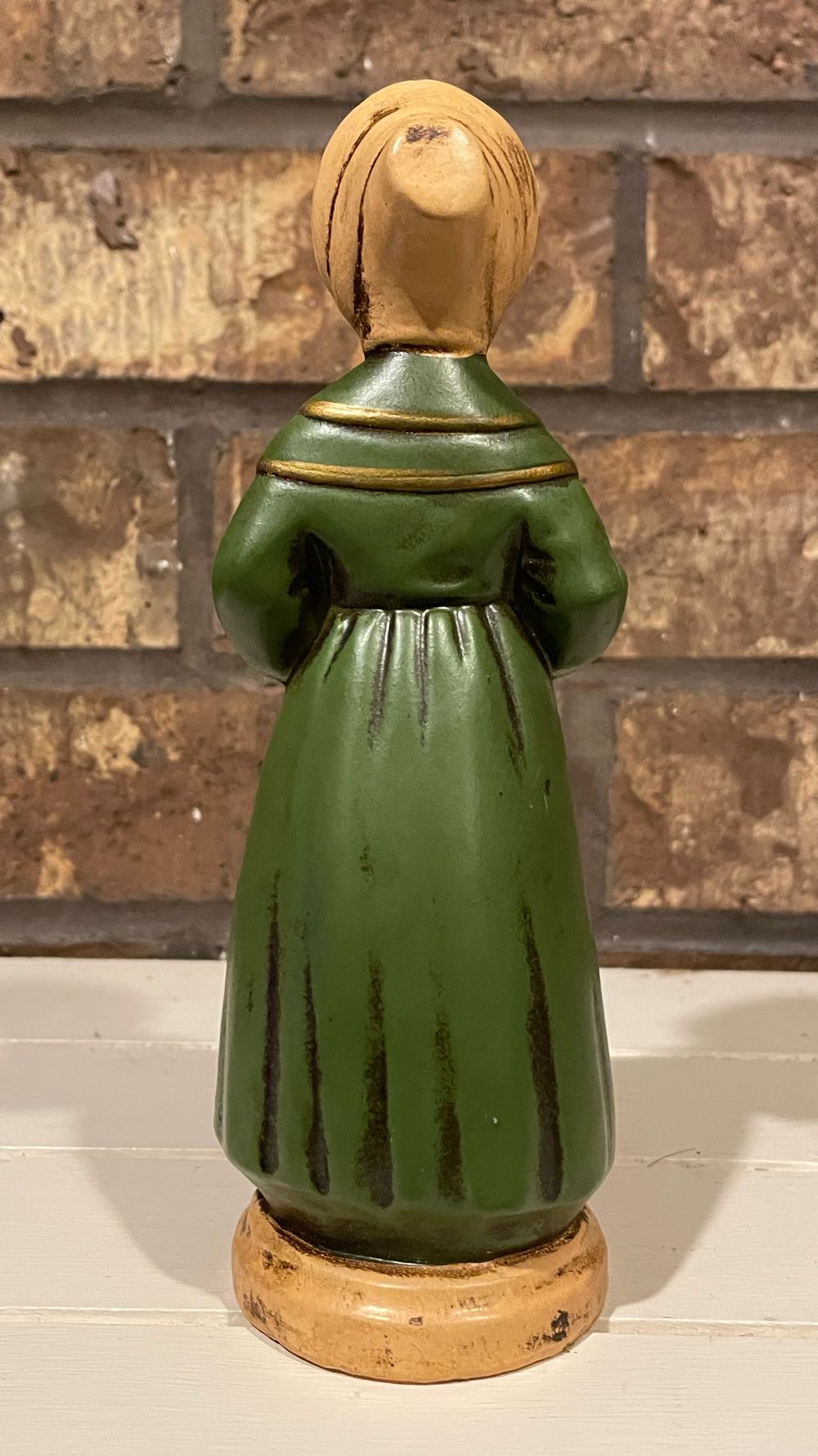 Caroler - Woman - Green Coat - Caroler (Music) ornament collectible - Main Image 2