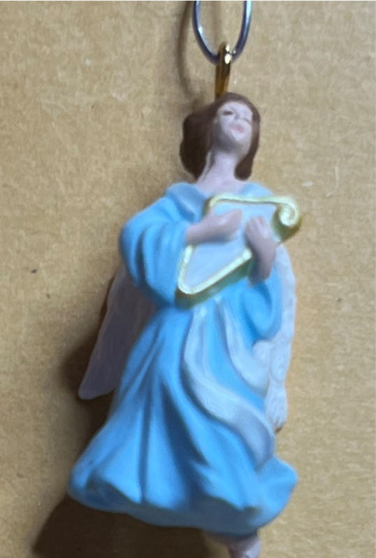 Angelic Harpist  ornament collectible [Barcode 070000027659] - Main Image 3